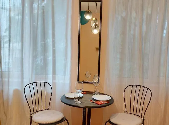 Апартаменти Laroka House Cosy Universitate Бухарест