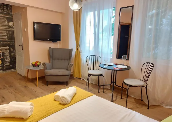 Апартаменти Laroka House Cosy Universitate